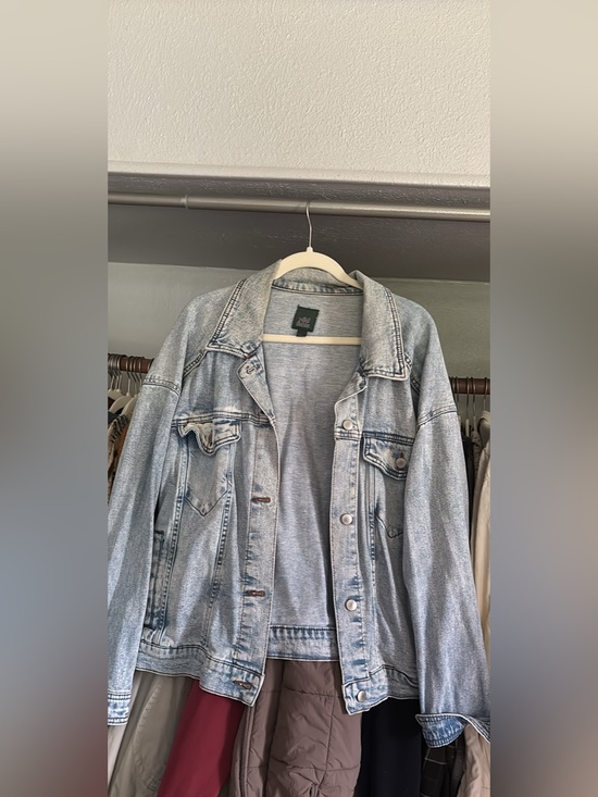 Jackets & Blazers - Light Wash Denim Jacket - Women's Oversized Jean Coat